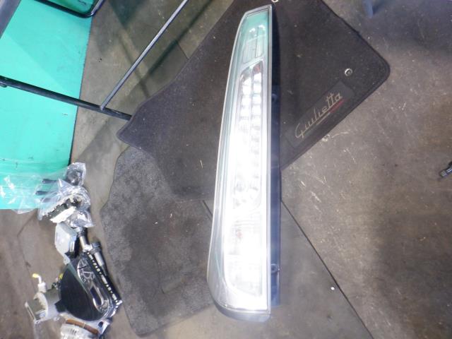 【中古】中古部品 セレナ HFC26 左ﾃｰﾙﾗﾝﾌﾟ 【3340140100-000023308715600】