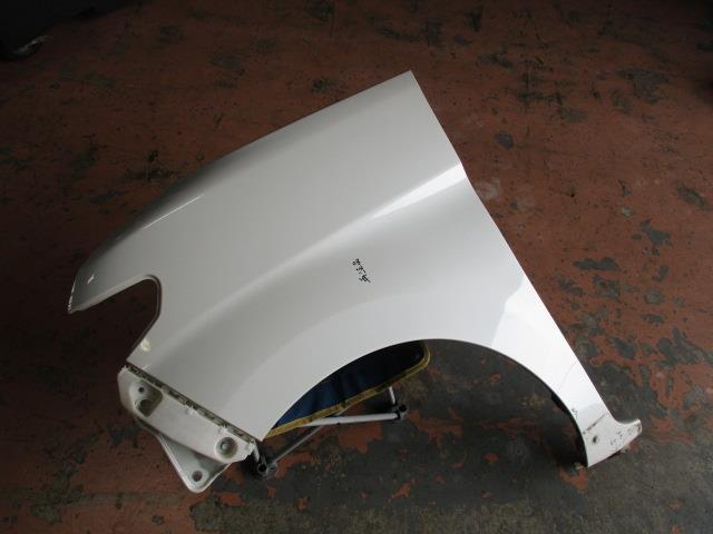 【中古】中古部品 タント L375S 左ﾌﾛﾝﾄﾌｪﾝﾀﾞｰ 【3310190100-000213043710700】