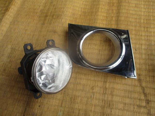 【中古】中古部品 ムーヴ LA100S 右ﾌｫｸﾞﾗﾝﾌﾟ 【3310190100-001531759710850】