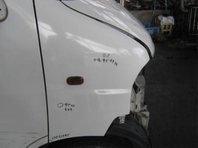 【中古】中古部品 ハイゼットアトレ S220G 右ﾌﾛﾝﾄｺｰﾅｰﾊﾟﾈﾙ 【3310190100-000740055111300】