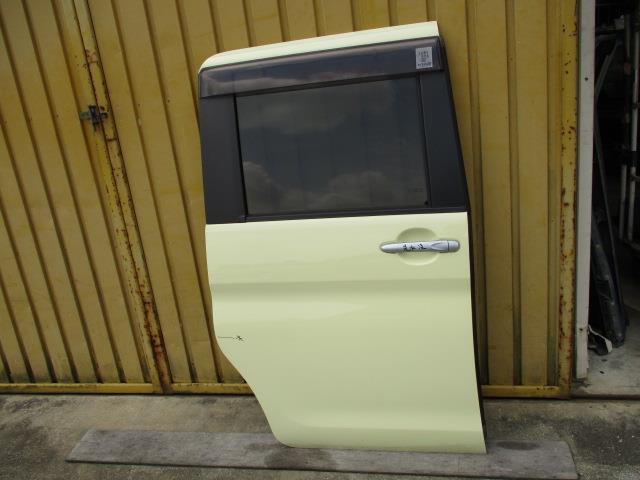 【中古】中古部品 タント LA600S 右ﾘｱﾄﾞｱ 【3310190100-001704829513300】