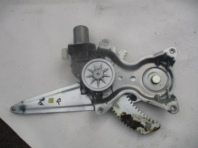 【中古】中古部品 ムーヴ LA150S 左ﾘｱﾄﾞｱﾚｷﾞｭﾚｰﾀ･ﾓｰﾀｰ 【3310190100-001534247313420】