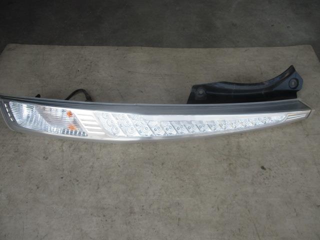 【中古】中古部品 ムーヴ LA100S 右ﾃｰﾙﾗﾝﾌﾟ 【3310190100-001688981915500】