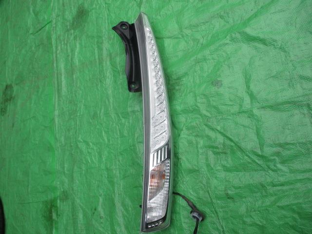 【中古】中古部品 ムーヴ LA100S 右ﾃｰﾙﾗﾝﾌﾟ 【3310190100-001490720715500】