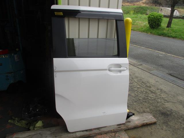 【中古】中古部品 Ｎ&minus;ＢＯＸ JF3 右ﾘｱﾄﾞｱ 【3310190100-000233003113300】｜e-cleマート
