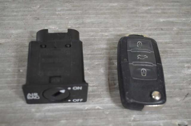 【中古】中古部品 フォルクスワーゲン 1KBLY その他 ステアリング系部品 【3310580000-230331001349000】|e-cleマート