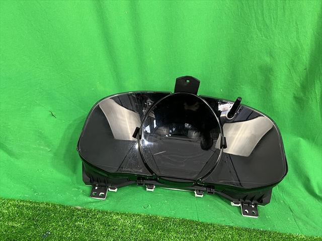 【中古】中古部品 フィット GP5 ｽﾋﾟｰﾄﾞﾒｰﾀｰ 【3330240100-002023538461400】