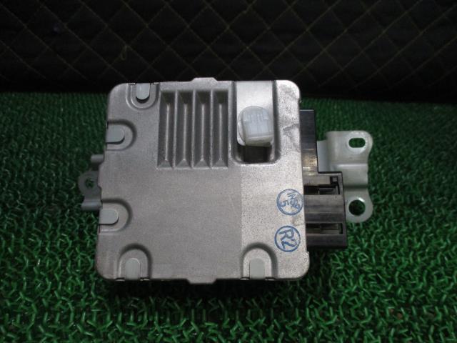 【中古】中古部品 プリウス ZVW30 PSｺﾝﾋﾟｭｰﾀｰ 【3330660100-000023304563500】