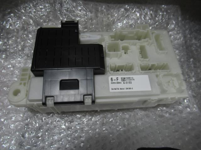 【中古】中古部品 タウンエース S403M ﾋｭｰｽﾞﾎﾞｯｸｽ 【3500220000-230310500267800】