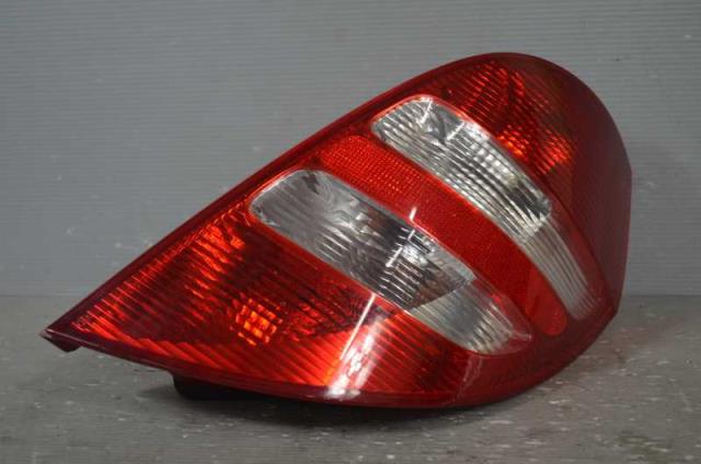 【中古】中古部品 ベンツ Aクラス 169032 右ﾃｰﾙﾗﾝﾌﾟ 【3310580000-230408001215500】
