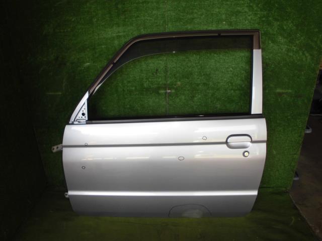 【中古】中古部品 キックス H59A 左ﾌﾛﾝﾄﾄﾞｱ 【3330370100-000233009613200】