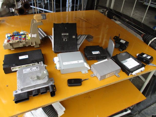 【中古】中古部品 ＸＶ GP7 ｴﾝｼﾞﾝｺﾝﾋﾟｭｰﾀｰ 【3310190100-001709566463100】