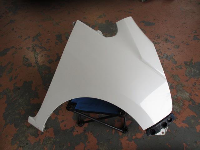 【中古】中古部品 ステラ LA100F 右ﾌﾛﾝﾄﾌｪﾝﾀﾞｰ 【3310190100-001574733110600】