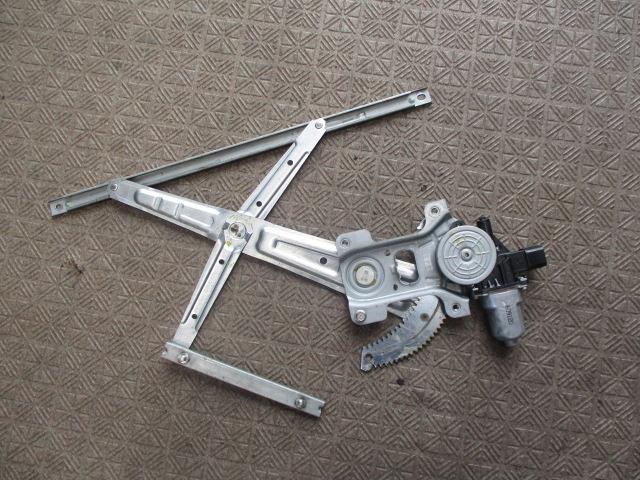 【中古】中古部品 ステラ RN1 右フロントドアレギュレータ・モーター 【3310190100-001364676713120】