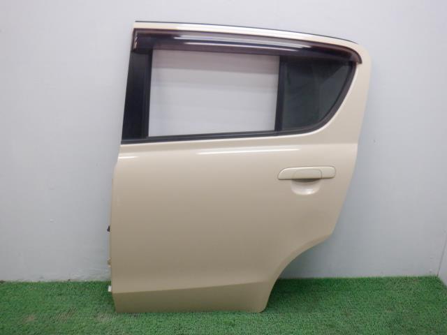 【中古】中古部品 キャロル HB25S 左ﾘｱﾄﾞｱ 【3310250100-000233004813400】