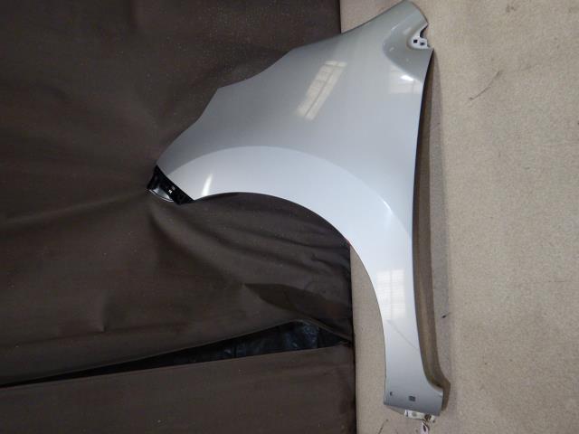 【中古】中古部品 ワゴンＲ MH44S 左ﾌﾛﾝﾄﾌｪﾝﾀﾞｰ 【3330810100-230415000210700】｜e-cleマート