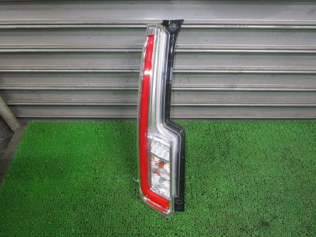 【中古】中古部品 ムーヴ LA150S 左ﾃｰﾙﾗﾝﾌﾟ 【3330540100-230419000215600】
