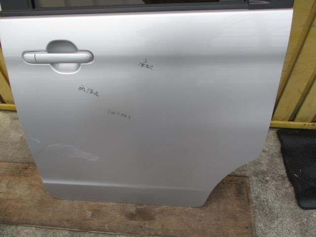 【中古】中古部品 ルークス ML21S 左ﾘｱﾄﾞｱ 【3310190100-001431558713400】