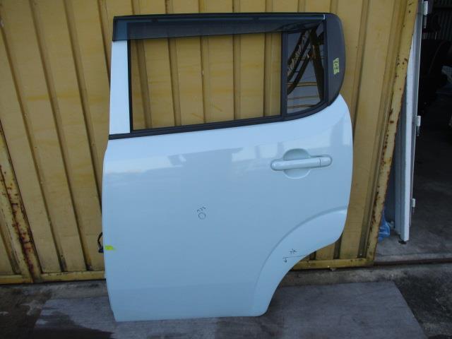 【中古】中古部品 モコ MG33S 左ﾘｱﾄﾞｱ 【3310190100-001557302413400】