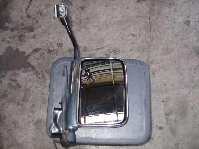 【中古】中古部品 キャラバン QE25 右ｻｲﾄﾞﾐﾗｰ 【3310190100-000615717913500】