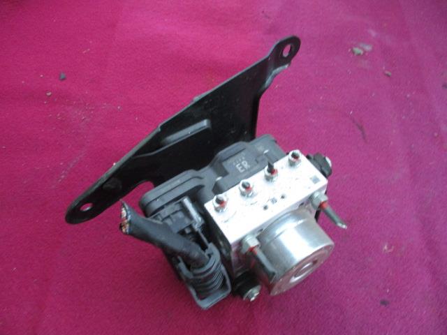 【中古】中古部品 NV100クリッパー DR17V ABSｱｸﾁｭｴｰﾀｰ 【3310190100-000203050342500】