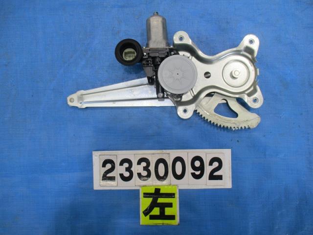 【中古】中古部品 アクア NHP10 左ﾘｱﾄﾞｱﾚｷﾞｭﾚｰﾀ･ﾓｰﾀｰ 【3310040100-000233009213420】