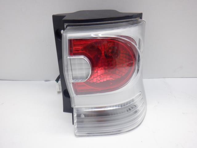 【中古】中古部品 タント L375S 右ﾃｰﾙﾗﾝﾌﾟ 【3310250100-000233006915500】