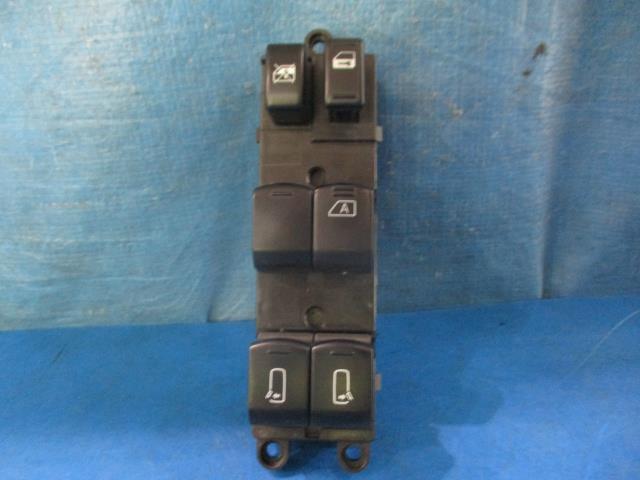 【中古】中古部品 エルグランド E51 ﾊﾟﾜｰｳｲﾝﾄﾞｳｽｲｯﾁ 【3310160100-000004258961900】