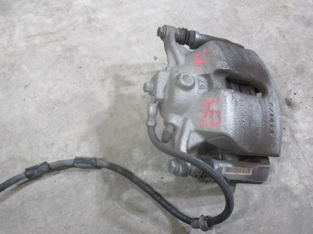 【中古】中古部品 VW ゴルフ 右ﾌﾛﾝﾄｷｬﾘﾊﾟｰ 【3310190100-000233003844330】