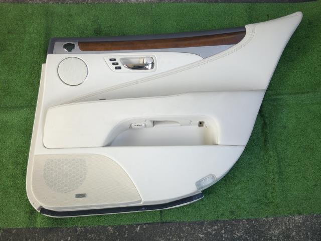 【中古】中古部品 レクサス LS UVF46 右ﾘｱﾄﾞｱﾄﾘﾑ 【3330190100-000002119813350】
