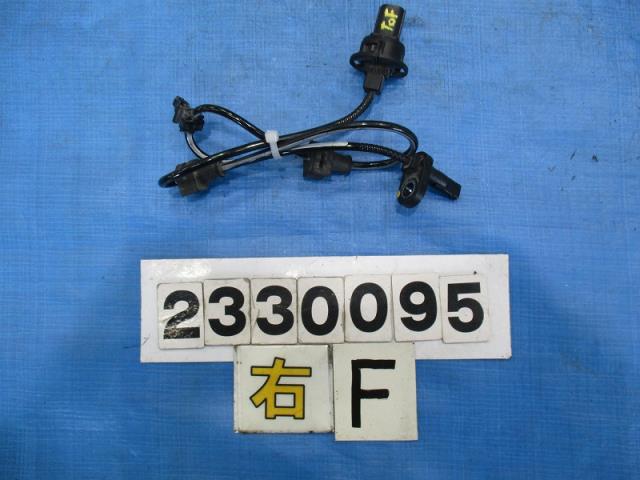 【中古】中古部品 フィット GP5 ABSｾﾝｻｰ 【3310040100-000233009563452】 6,186円