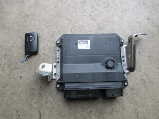 【中古】中古部品 プリウス ZVW30 ｴﾝｼﾞﾝｺﾝﾋﾟｭｰﾀｰ 【3310190100-001695422663100】 14,861円