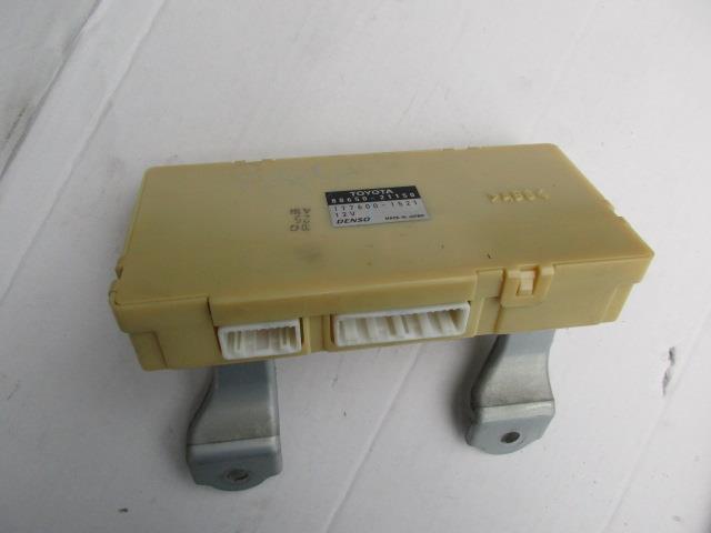 【中古】中古部品 カルディナ ZZT241W A/Cｺﾝﾋﾟｭｰﾀｰ 【3310190100-001301765763900】 15,286円