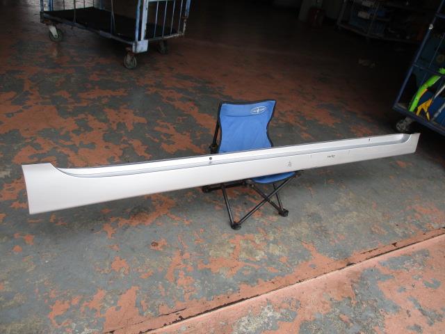 【中古】中古部品 プリウス ZVW30 右ｻｲﾄﾞｽﾃｯﾌﾟ 【3310190100-001535110813700】