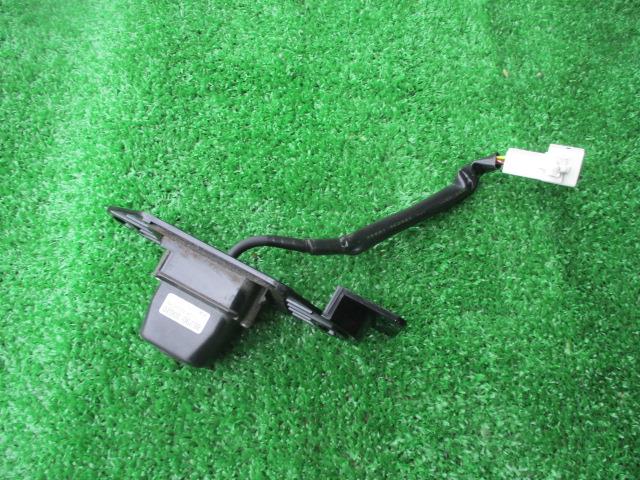 【中古】中古部品 クラウンマジェスタ UZS186 ｶﾒﾗ 【3310190100-001562958315850】｜e-cleマート