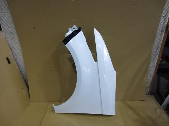 【中古】中古部品 エリシオン RR2 左フロントフェンダー 【3330460100-000001553410700】