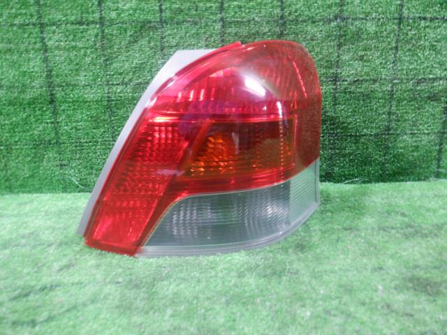 【中古】中古部品 ヴィッツ NCP95 右ﾃｰﾙﾗﾝﾌﾟ 【3330420100-230508000315500】