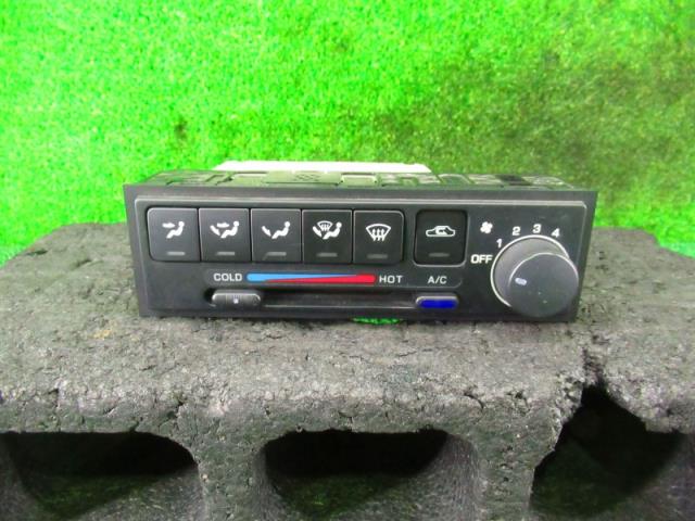 【中古】中古部品 ブルーバードシルフィ FG10 A/Cｽｲｯﾁﾊﾟﾈﾙ 【3330210100-000035077960900】