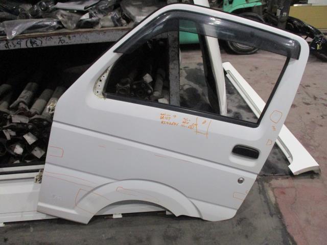 【中古】中古部品 キャリィ DA16T 左ﾌﾛﾝﾄﾄﾞｱ 【3310160100-000004264113200】