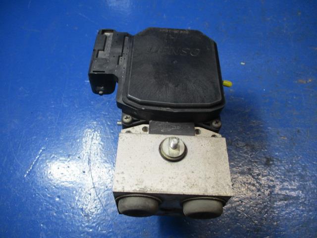 【中古】中古部品 トヨエース XZU308 ABSアクチュエーター 【3310270100-000013570142500】