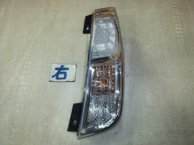 【中古】中古部品 デイズルークス B21A 右ﾃｰﾙﾗﾝﾌﾟ 【3310050100-221124000215500】