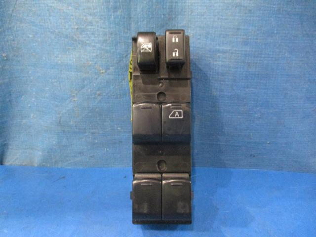 【中古】中古部品 インプレッサ GP2 パワーウインドウスイッチ 【3310160100-000004266161900】|e-cleマート