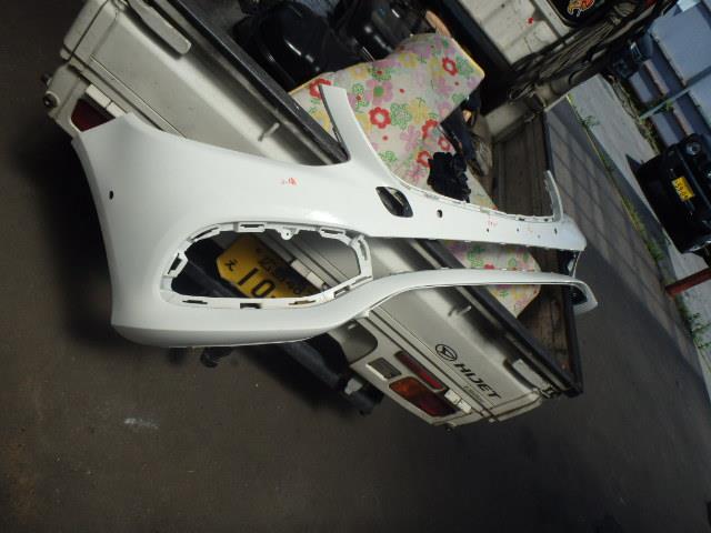 【中古】中古部品 ベンツ Eクラス 213071 ﾌﾛﾝﾄﾊﾞﾝﾊﾟｰﾌｪｰｽ 【3331010800-000020934110110】