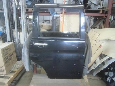 【中古】中古部品 タント L375S 右ﾘｱﾄﾞｱ 【3340180100-230522000113300】