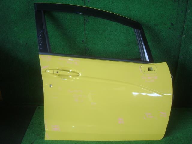 【中古】中古部品 フィット GP5 右ﾌﾛﾝﾄﾄﾞｱ 【3340220100-000224004113100】