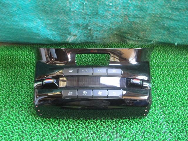 【中古】中古部品 プジョー 208 A95F01 A/Cｽｲｯﾁﾊﾟﾈﾙ 【3500080000-221215000260900】
