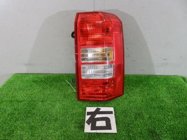 【中古】中古部品 ジープ パトリオット MK74 右ﾃｰﾙﾗﾝﾌﾟ 【3260250000-000023043115500】