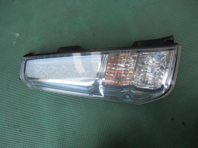 【中古】中古部品 ワゴンＲ MH44S 左ﾃｰﾙﾗﾝﾌﾟ 【3310190100-000233007415600】