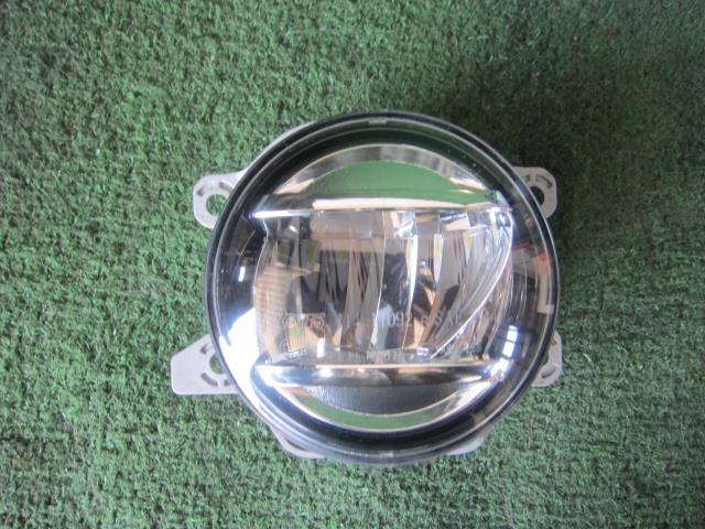 【中古】中古部品 タント LA600S 右ﾌｫｸﾞﾗﾝﾌﾟ 【3340240100-202300004210850】