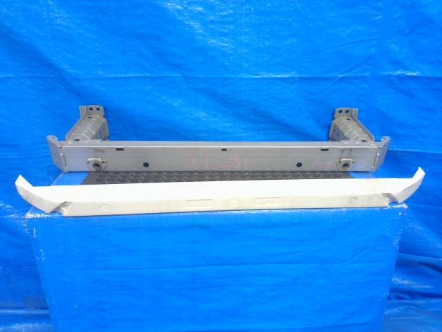 【中古】中古部品 アベンシス ZRT272W フロントバンパーホースメント 【3310200100-000017113110120】|e-cleマート